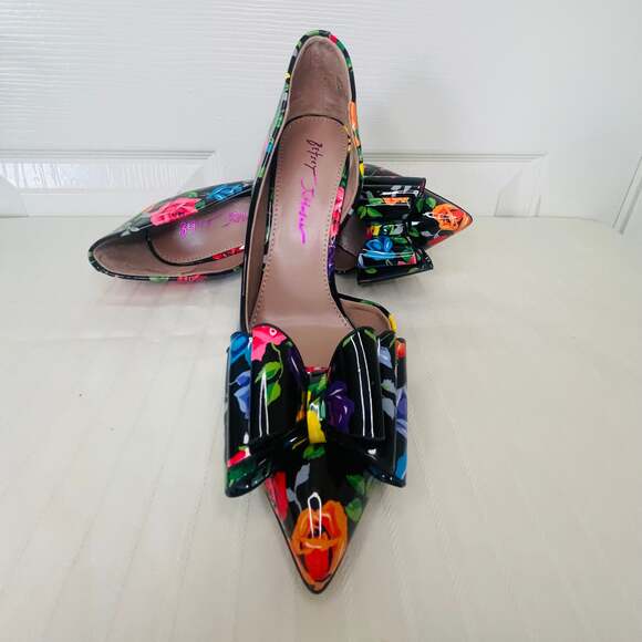 Betsey Johnson Floral Black Heels NWOT - Picture 2 of 7